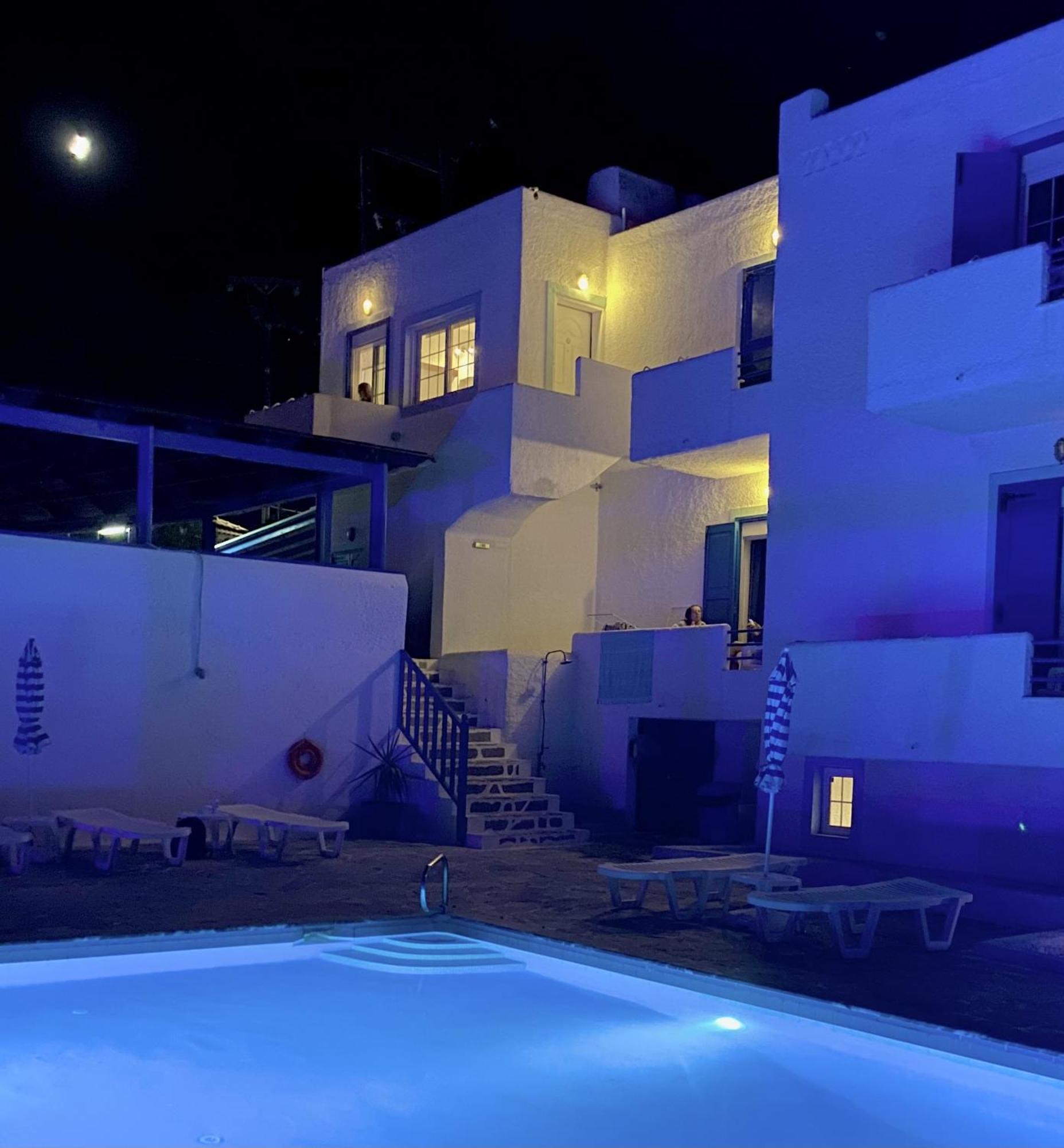 Blue Dolphin Studios And Apartment Vagia  Exterior photo