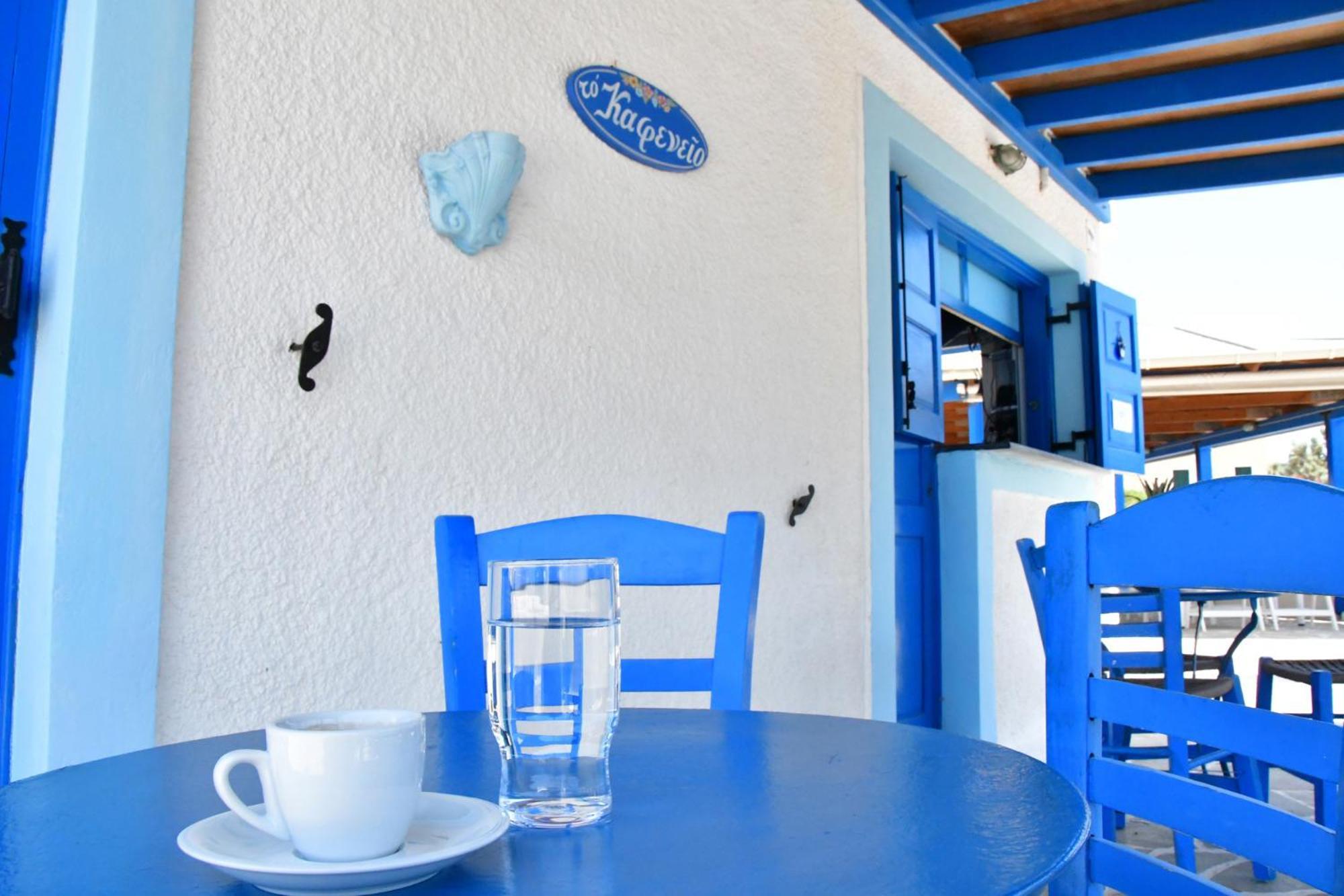 Blue Dolphin Studios And Apartment Vagia  Exterior photo
