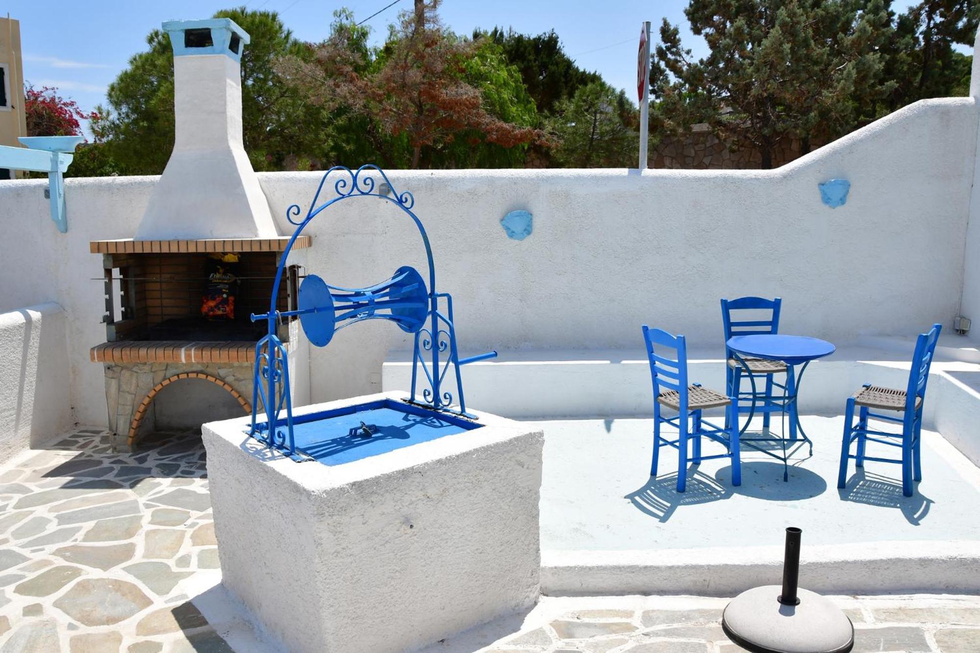 Blue Dolphin Studios And Apartment Vagia  Exterior photo