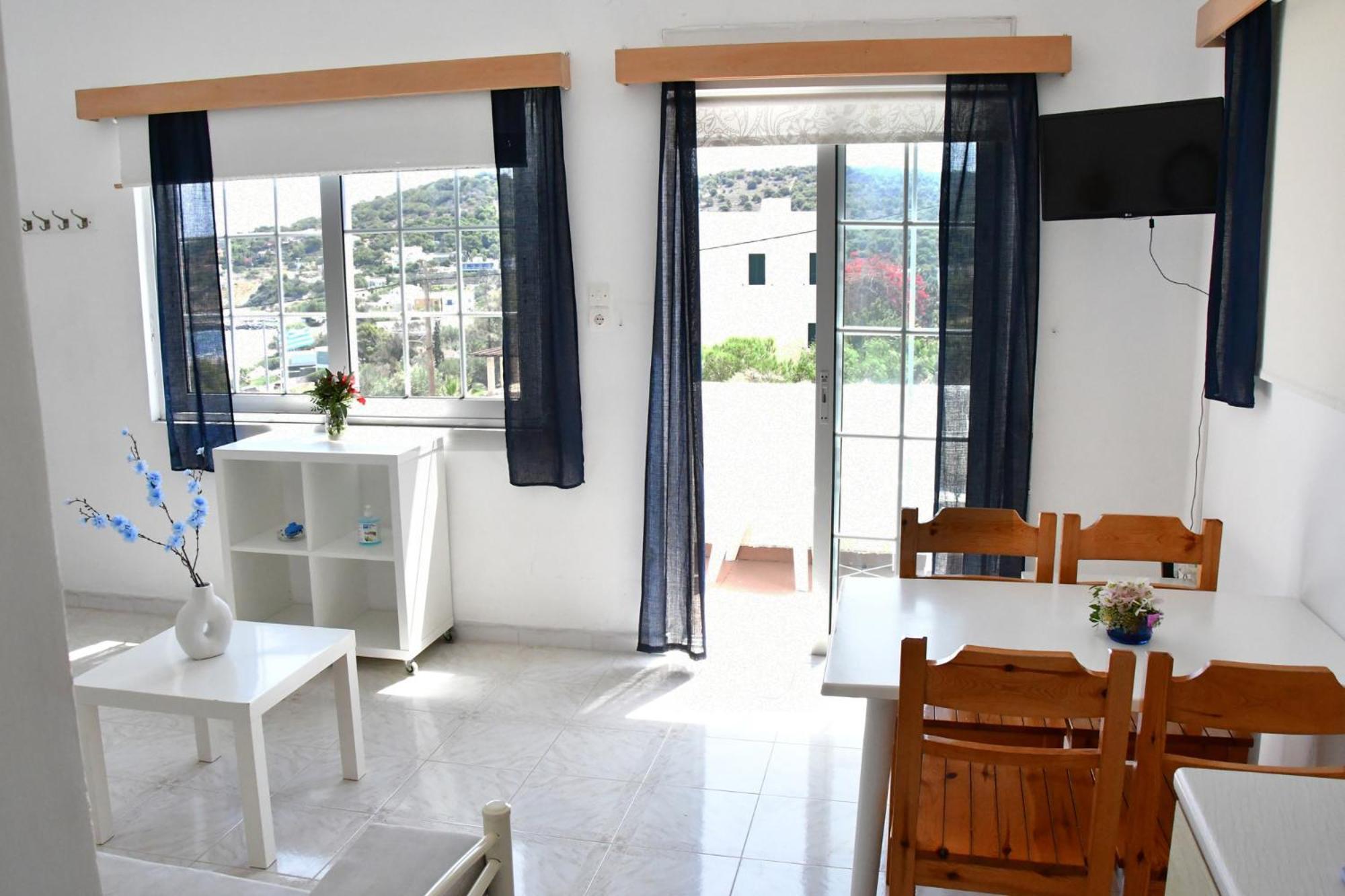 Blue Dolphin Studios And Apartment Vagia  Exterior photo