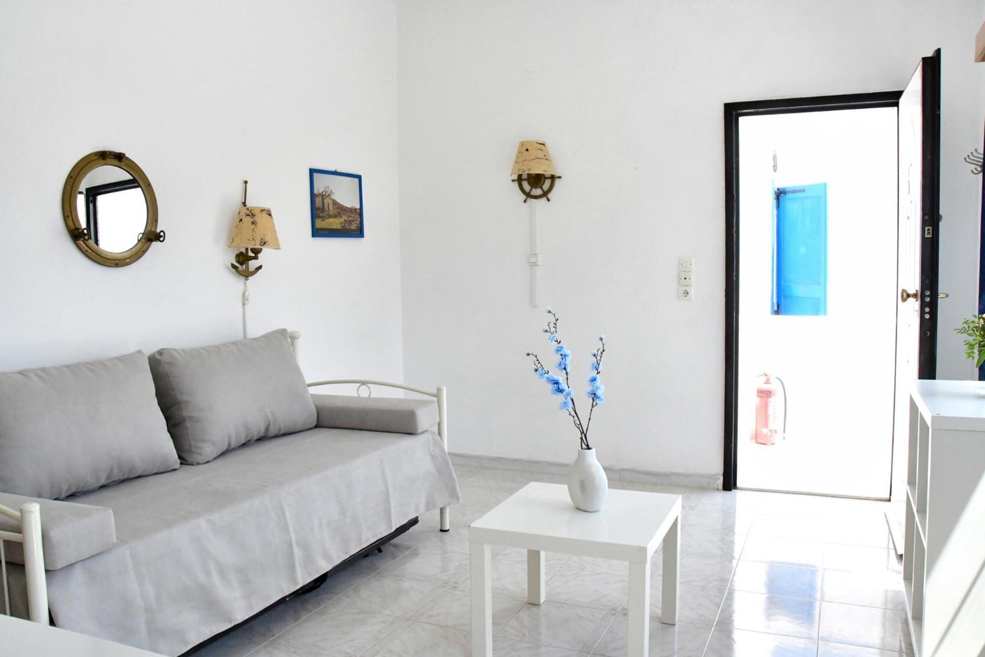 Blue Dolphin Studios And Apartment Vagia  Exterior photo